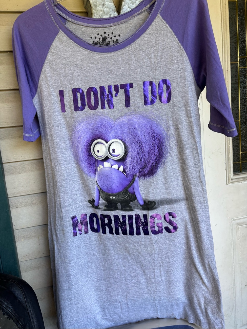 Universal Gray and Purple Raglan Kids' 'I Don't Do Mornings' Minion Tee